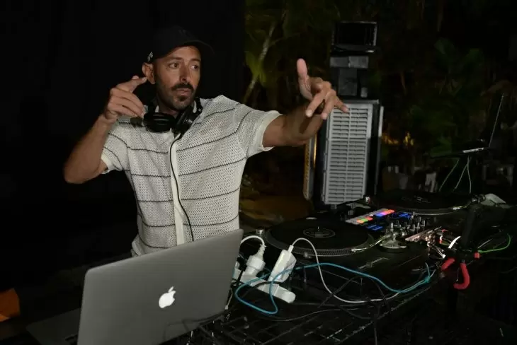 review gallery square