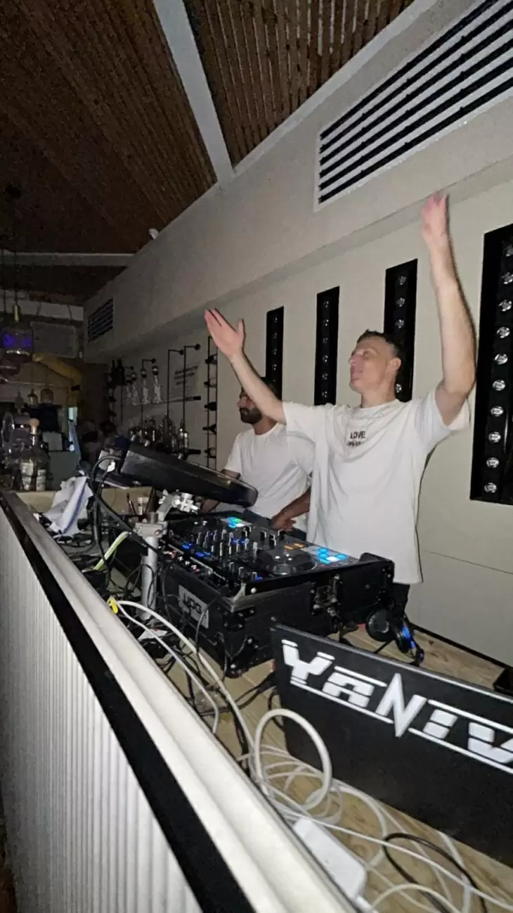 review gallery square