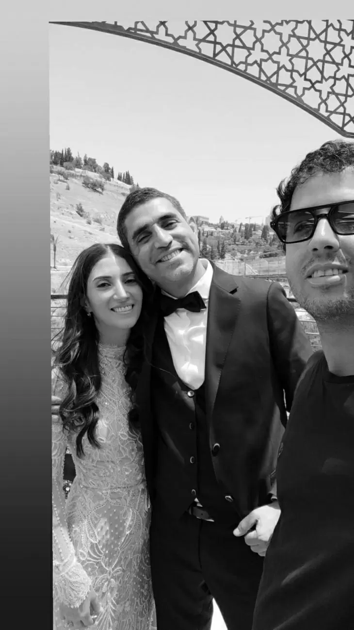 review gallery square