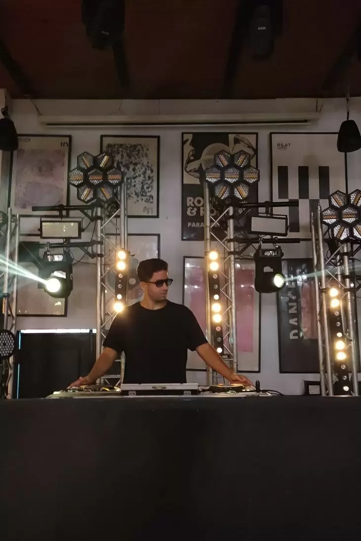 review gallery square