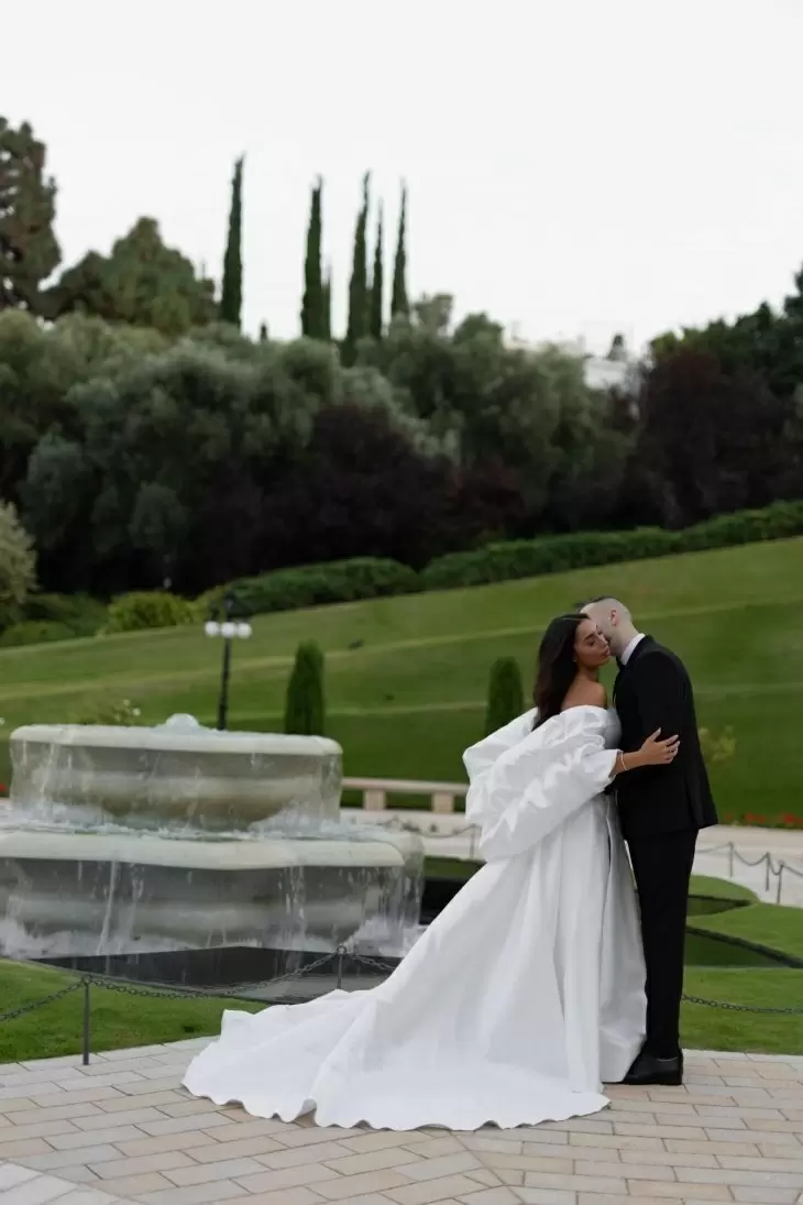 review gallery square