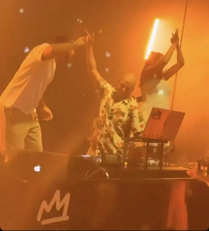 review gallery square