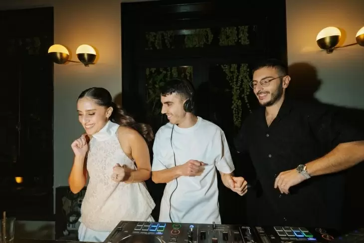 review gallery square