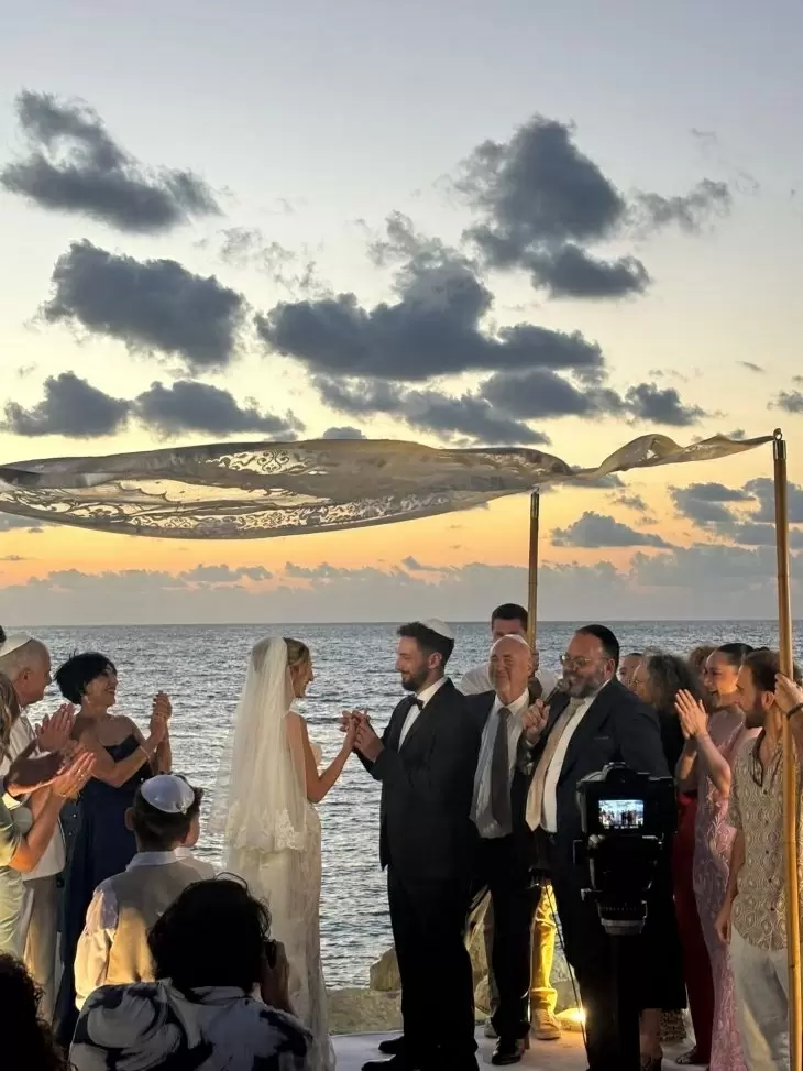 review gallery square