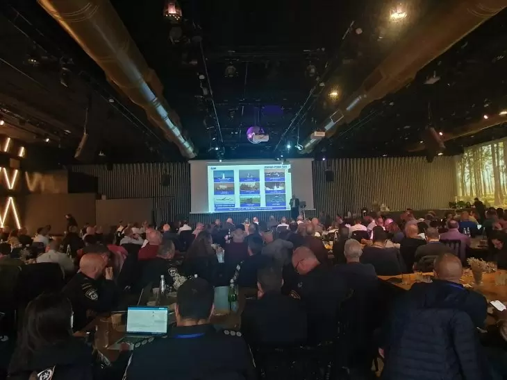 review gallery square