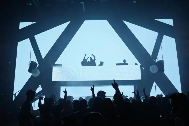 review gallery square