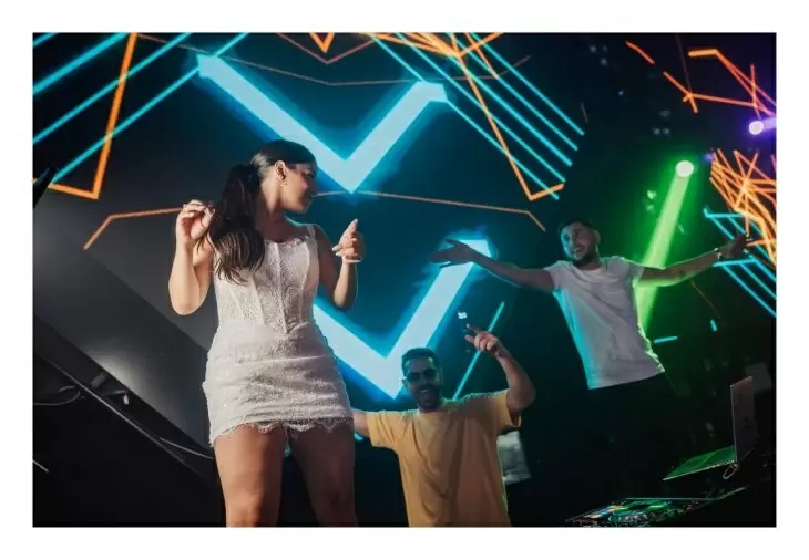 review gallery square