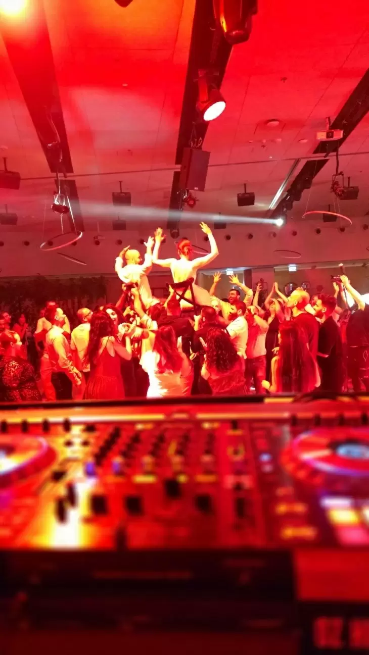 review gallery square