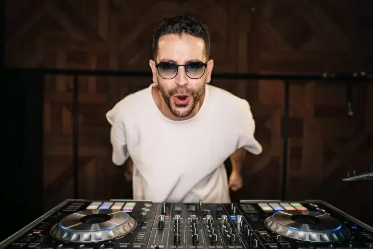 review gallery square