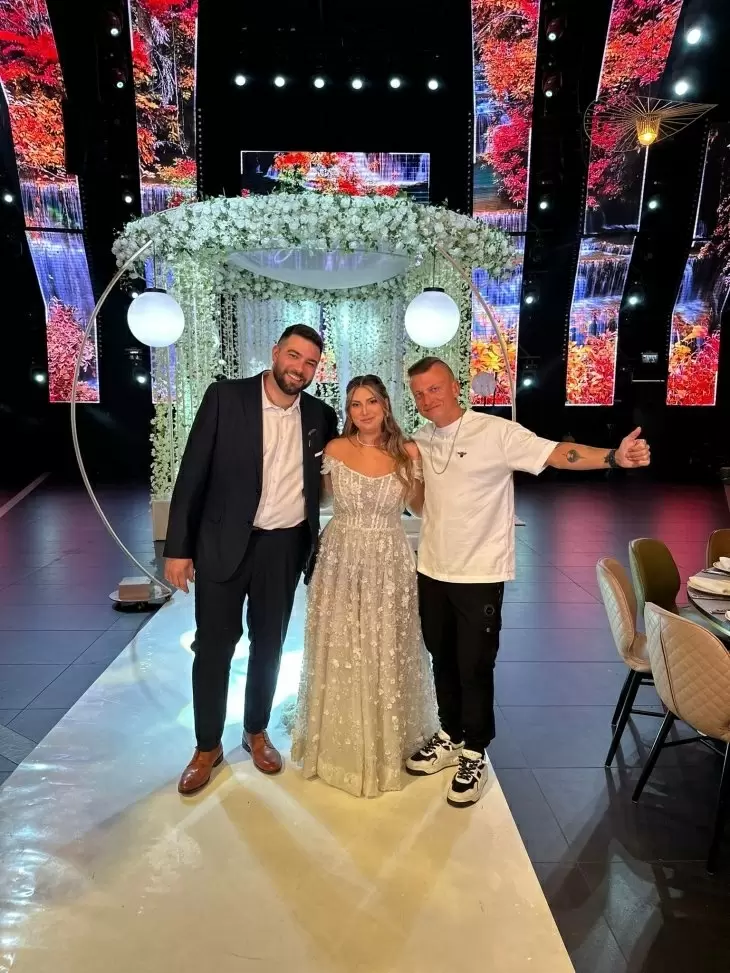 review gallery square