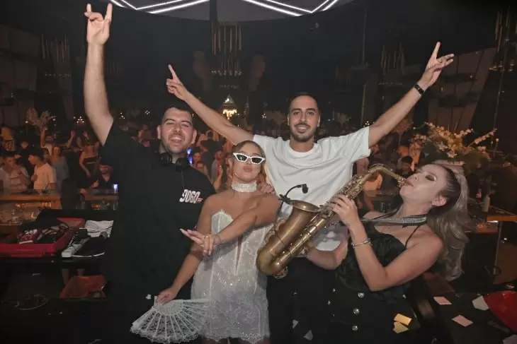 review gallery square