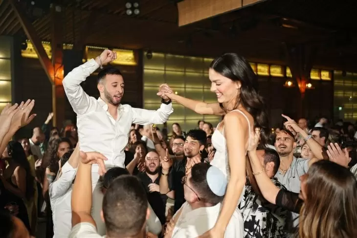 review gallery square