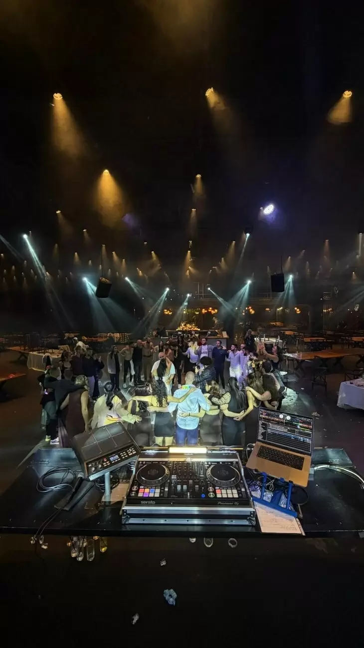 review gallery square