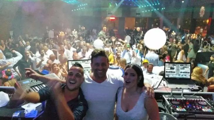 review gallery square