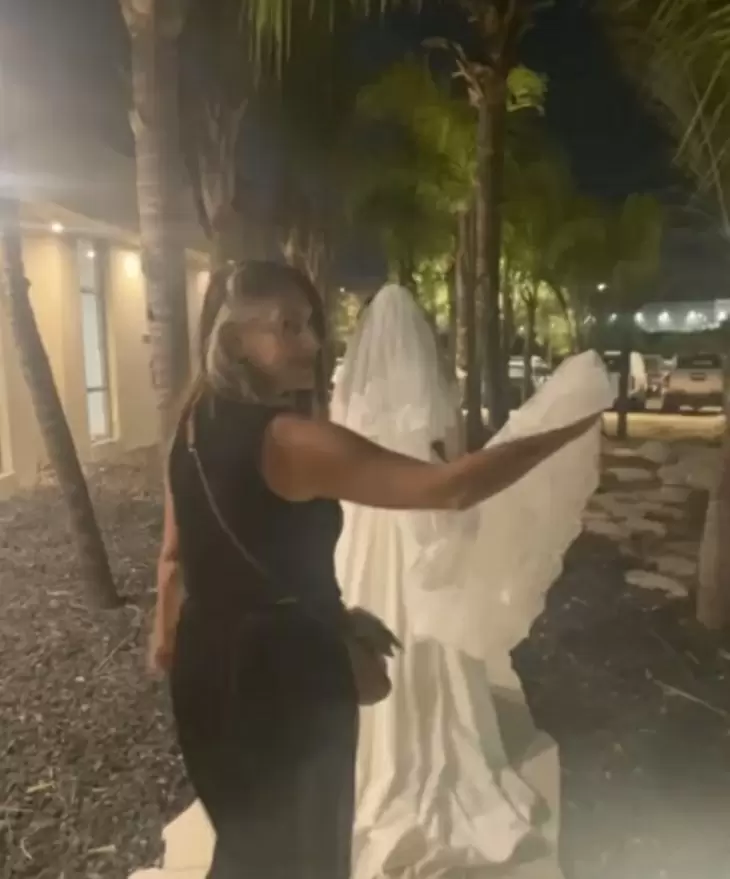 review gallery square