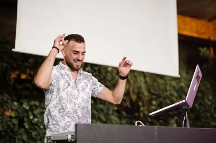 review gallery square