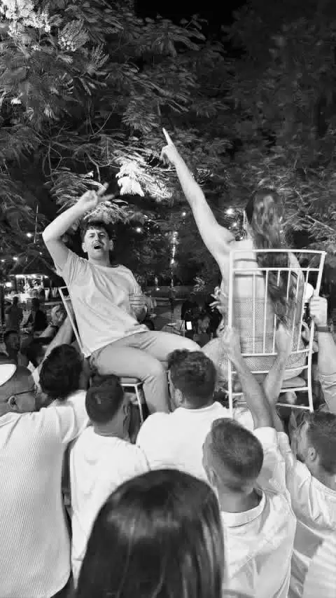 review gallery square